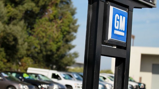 General-Motors-GM-logo-outside-car-dealership